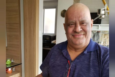 Alberto Raposo Marques, 57 anos, já tentou quase tudo que seria possível contra seu câncer. Sua última esperança de alcançar a cura é em um tratamento que deve chegar ao seu ponto mais importante nesta terça-feira (20/6) quando o empresário fará uma aplicação de células de alteradas pela terapia de CAR-T em seu corpo.