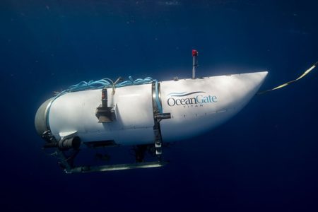 Imagem colorida mostra Submarino usado na visita ao naufrágio do Titanic - Metrópoles