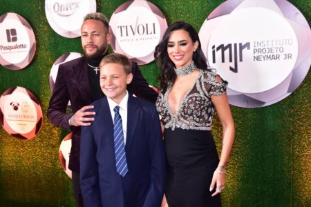 Neymar, Bruna Biancardi e Davi Lucca no leilão do Instituto Neymar Jr