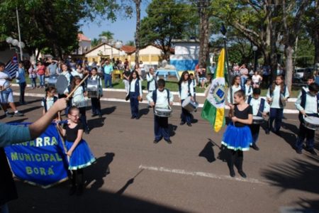 Borá