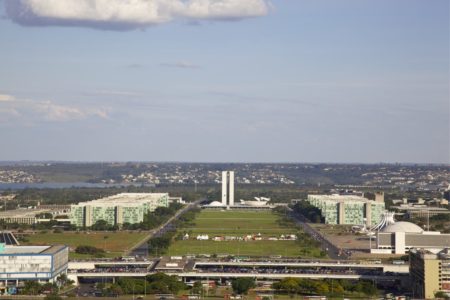 Imagem colorida da Esplanada dos Ministérios - Metrópoles