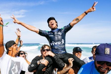 O brasileiro Yago Dora foi o campeão do Rio Pro, etapa brasileira do circuito da Liga Mundial de Surf (WSL) disputada em Saquarema, no Rio de Janeiro.