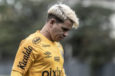 Soteldo em treinamento pelo Santos - Metrópoles