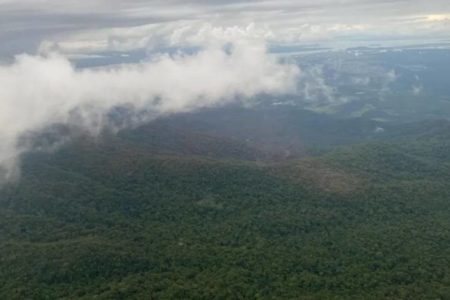 Imagem mostra local em que o avião foi detectado pela última vez antes de desaparecer - Metrópoles