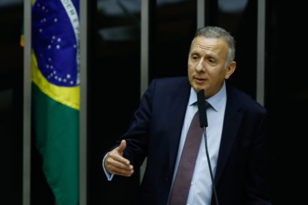 Relator da reforma tributária, deputado Aguinaldo Ribeiro (PP-PB), discursa na tribuna do Plenário ele foi denunciado pela ex-esposa