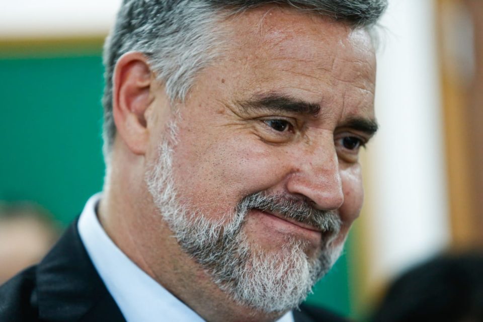 Imagem colorida do ministro Paulo Pimenta - Metrópoles