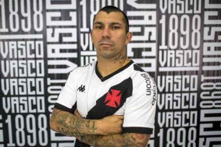 Gary Medel, chileno de 35 anos, é o novo reforço do Vasco - Metrópoles