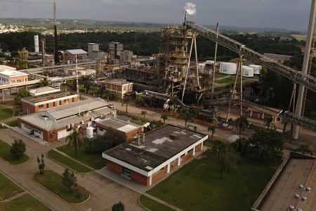 Imagem aérea de unidade de exploração de xisto localizada em São Mateus do Sul, no Paraná