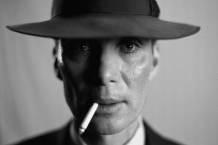 Foto em preto e branco de Cillian Murphy como Oppenheimer - Metrópoles