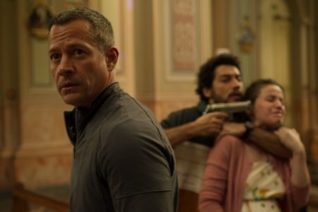 Foto colorida de Malvino Salvador na série O Negociador - Metrópoles