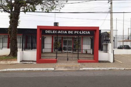 imagem colorida da fachada da delegacia da Policia Civil de Itu - Metrópoles