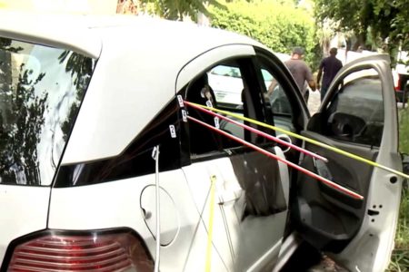 Foto colorida do carro que a vereadora Marielle Franco foi assassinada - Metrópoles