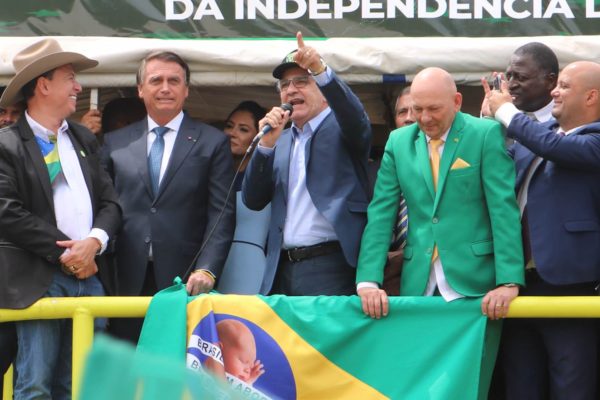 Foto colorida das comemorações de 7 de setembro de Jair Bolsonaro em 2022 - Metrópoles