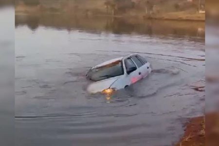 Gol dentro da Lagoa do Japonês - Metrópoles