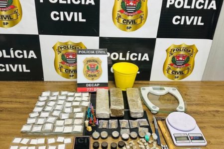 IMAGEM DE DROGAS APREENDIDAS NA CRACOLÂNDIA PELA POLÍCIA CIVIL DE SÃO PAULO
