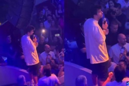 Frames do vídeo em que Piqué é recebido com gritos de "Shakira" em evento da Kings League - Metrópoles