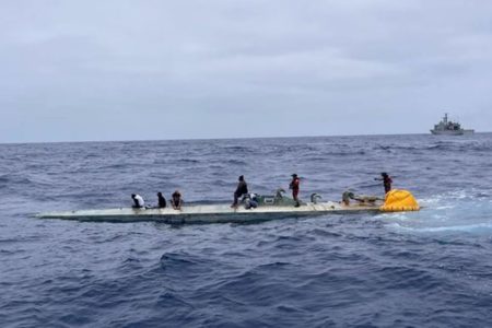 Foto colorida de Narcossubmarino apreendido com 3,5 toneladas de cocaína no México - Metrópoles