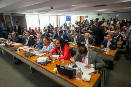 Foto colorida de CPI sobre os atos de 8 de janeiro - Metrópoles