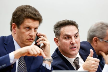 deputado federal Tenente-Coronel Zucco (Republicanos-RS) ao lado de Ricardo Salles CPI MST