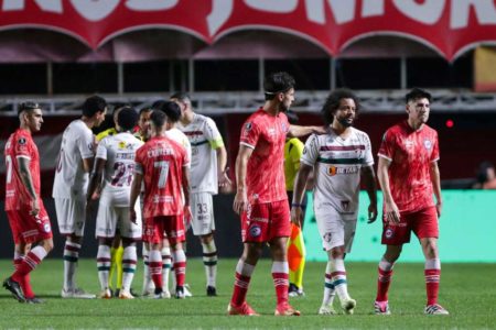 Jogadores de Argentinos Juniors e Fluminense - Metrópoles