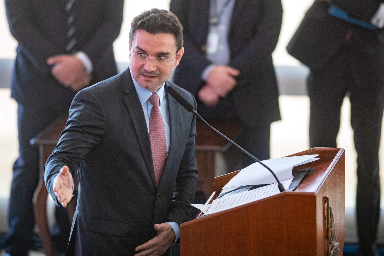 Cerimônia de posse do ministro do Turismo, Celso Sabino, (ao lado de Celso, o presidente da republica, Luiz Inacio Lula da Silva) é realizada nesta quinta-feira (03.08), no Salão Nobre do Palácio do Planalto, em Brasília (DF) -Metrópoles