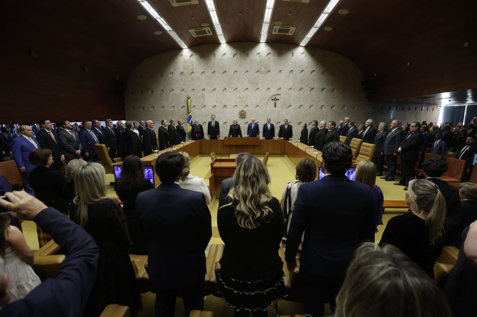 imagem do plenário do STF durante cerimônia de posse de Cristiano Zanin - Metrópoles
