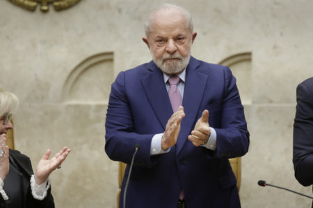 Presidente Lula durante posse do ministro do STF Cristiano Zanin - Metrópoles