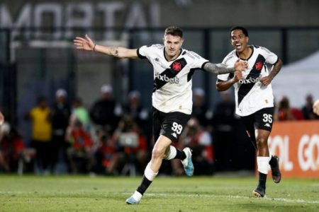 Pablo do Vasco comemorando gol contra o Grêmio - Metrópoles