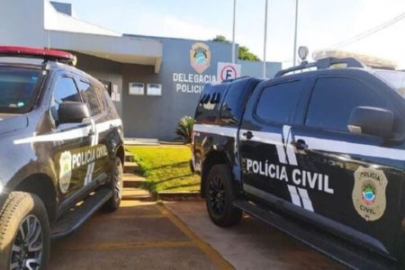 Imagem colorida de carros da Polícia Civil de MS - Metrópoles