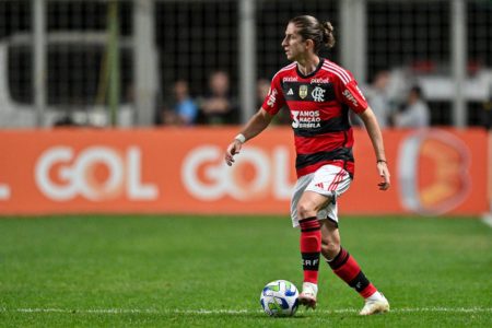 Foto colorida de Filipe Luís pelo Flamengo - Metrópoles