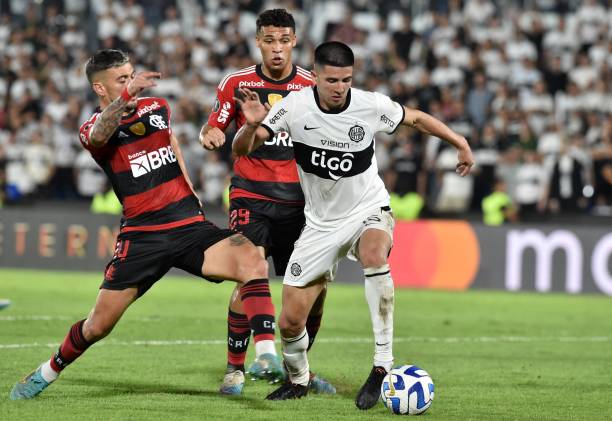 Foto colorida do jogo Flamengo x Olímpia, pela Libertadores