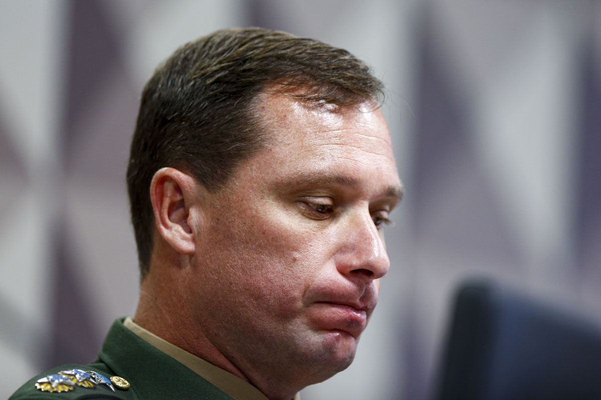 Tenente-coronel do Exército Brasileiro, Mauro Cid, ex-ajudante de ordens de Bolsonaro, fica em silêncio durante sessão da CPMI do 8 de Janeiro