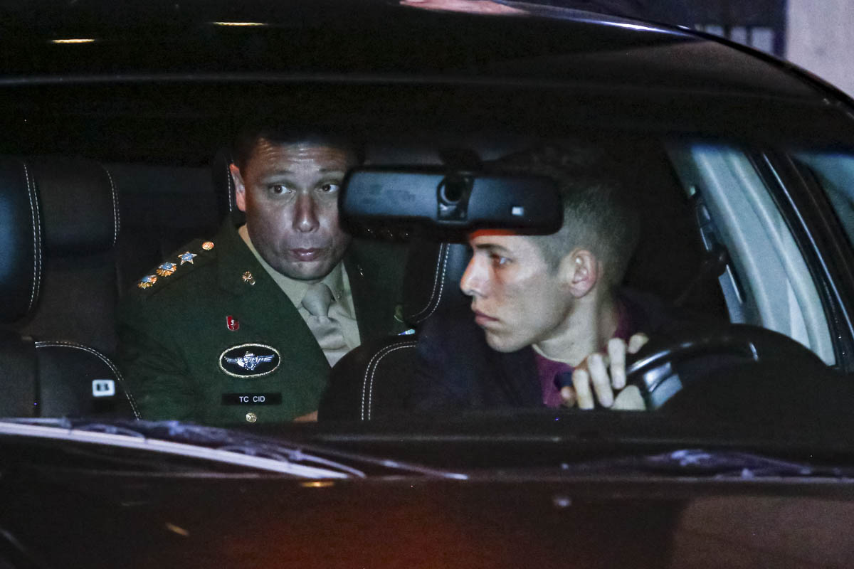 Bolsonaro Ex-ajudante de ordens do ex-presidente Jair Bolsonaro (PL), tenente-coronel Mauro Cid, deixa Senado Federal após ter ficado em silêncio em sessão da CPMI do 8 de Janeiro - Metrópoles