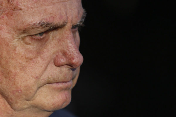 Ex-presidente Jair Bolsonaro (PL) fala com jornalistas após depoimento à Polícia Federal - metrópoles