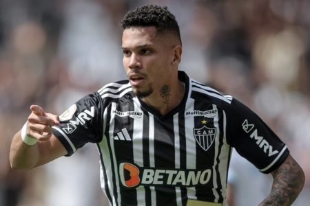 Imagem mostra jogador Paulinho, do Atlético-MG - Metrópoles