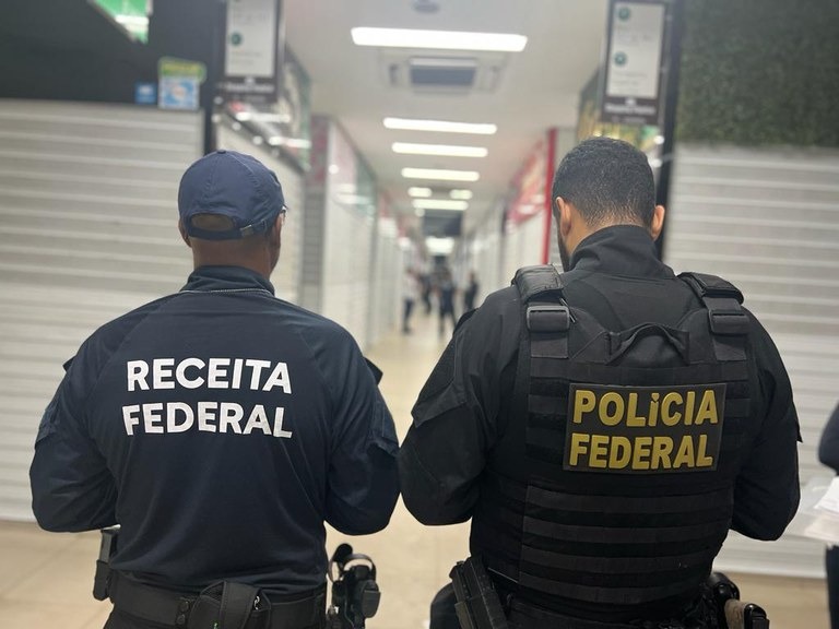 imagem colorida agentes pf e receita federal