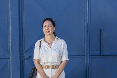 Foto colorida de Eliane Giardini como Agatha em Terra e Paixão - Metrópoles