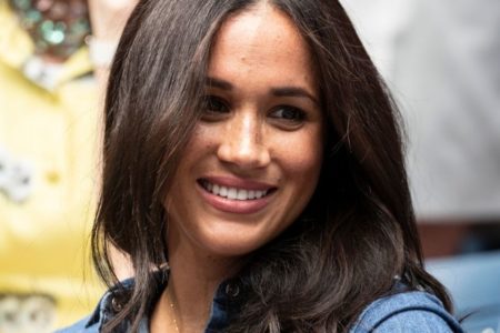 Meghan Markle sorrindo - Metrópoles