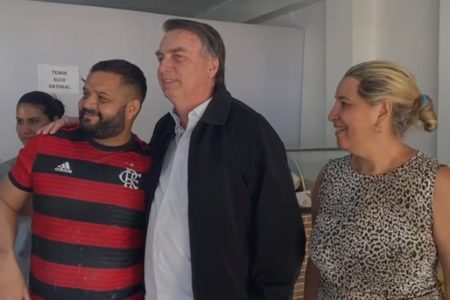 imagem colorida bolsonaro apoiadores abadiania