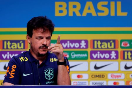 Fernando Diniz durante convocação da Seleção Brasileira para Eliminatórias da Copa do Mundo de 2026- Metrópoles