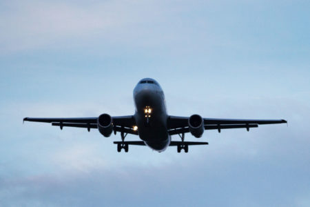 Avião pousa do aeroporto internacional jk em brasília - Metrópoles