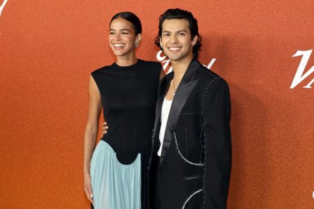 Foto colorida de Bruna Marquezine e Xolo Maridueña - Metrópoles