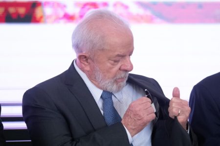 Imagem colorida mostra o presidente Luiz Inácio Lula da Silva durante lançamento do PPA