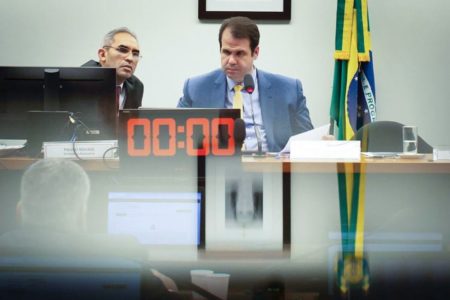 Presidente Áureo Ribeiro (SD-RJ) determina condução coercitiva dos sócios da 123 Milhas após receber um ofídio enviados pelos advogados da empresa onde justificaram o não comparecimento à CPI das Pirâmides Financeiras , nesta quarta-feira (30/08). - Metrópoles