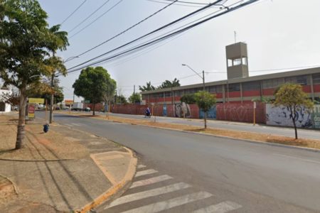 Foto colorida mostra Avendia Dr Marcos de Paula Raphael, em Bauru, interior de São Paulo, onde ocorreu uma tentativa de roubo - Metrópoles