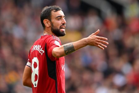 português Bruno Fernandes com camisa do Manchester United - Metrópoles