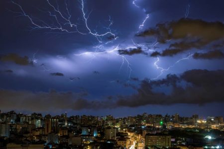 Foto colorida de temporal no Rio Grande do Sul - Metrópoles