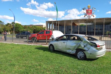 no Eixo Monumental, em frente ao Palácio do Itamarati, próximo ao Congresso Nacional