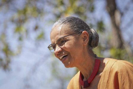 ministra do Meio Ambiente Marina Silva chega ao evento de assinatura do Plano de Manejo do Parque de Nacional de Brasília - metrópoles
