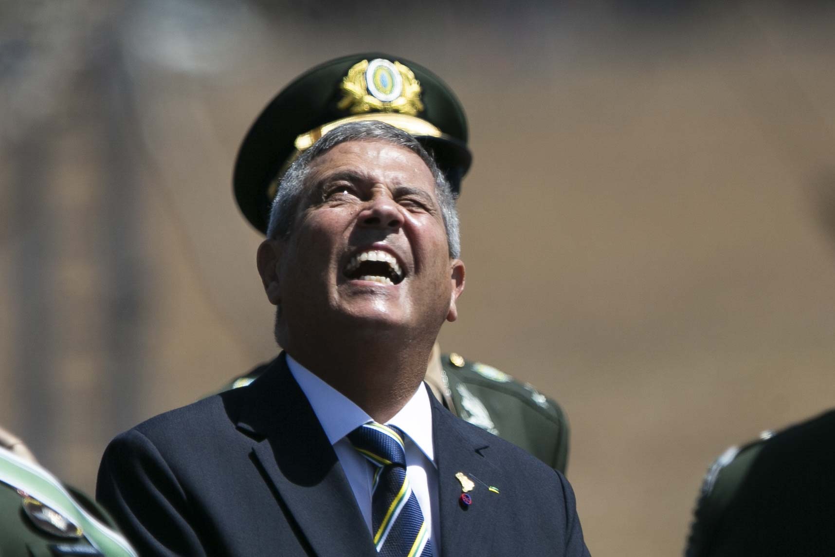 general Braga Netto durante evento militar - Metrópoles